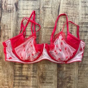 Victoria’s Secret lingerie bra